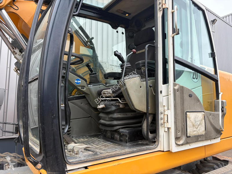 جرافة Liebherr A918