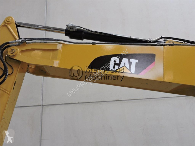 جرافة Caterpillar F