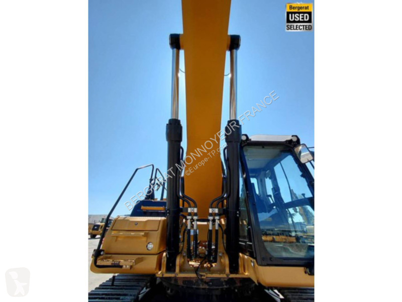 Багер Caterpillar