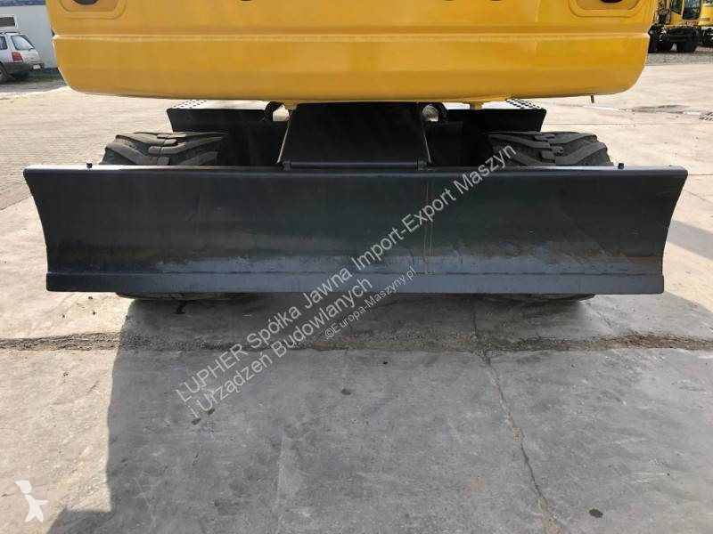 Lopatový nakládač Komatsu PW180-7E0