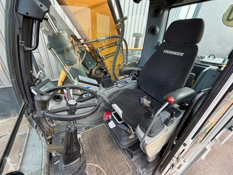 جرافة Liebherr A918