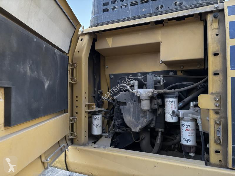 جرافة Komatsu