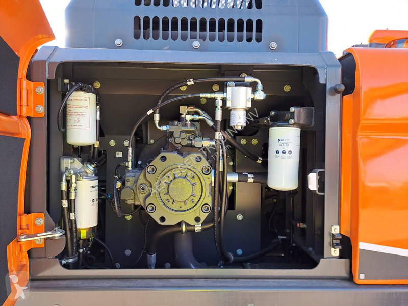 Skovl Develon DX300LC-7M (2 Unused units...