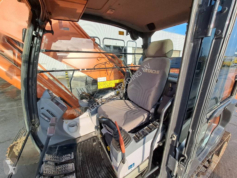 Lopatový nakládač Hitachi 6
