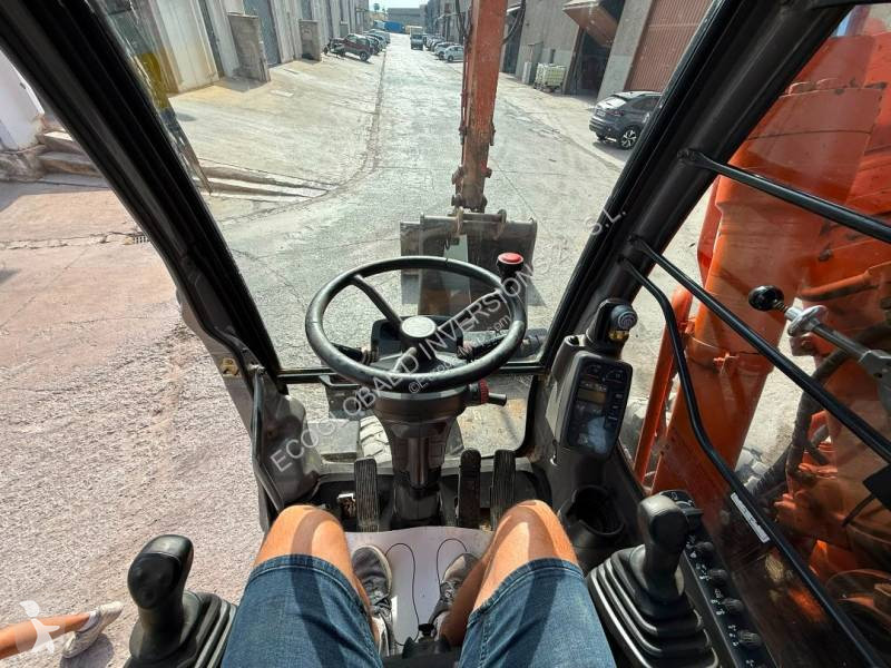 Rýpadlo Hitachi