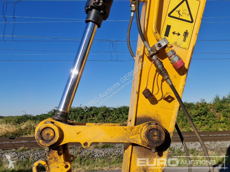 جرافة JCB