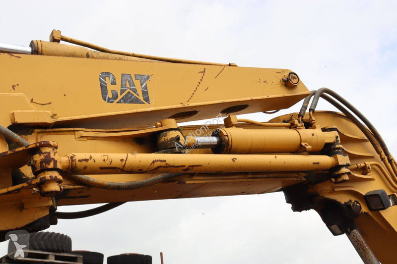 Rýpadlo Caterpillar E70B