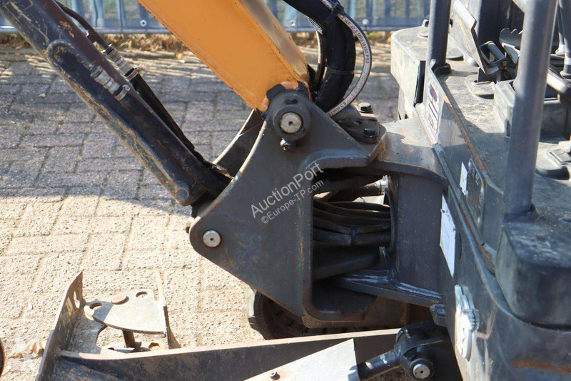 جرافة Case CX17C