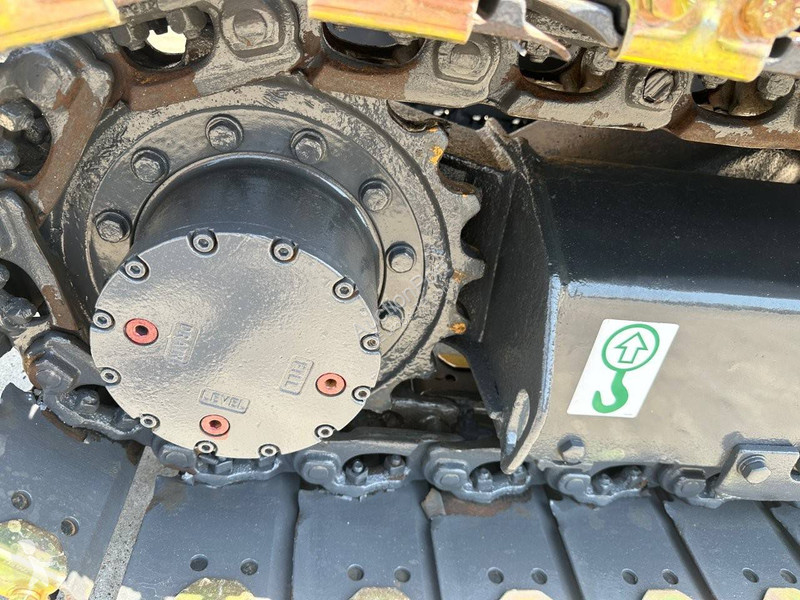 جرافة Komatsu 7