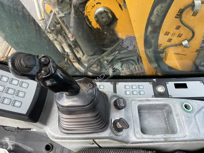 جرافة Liebherr R914 Compact