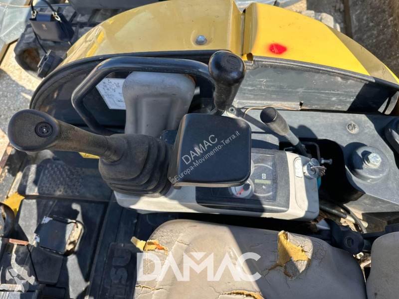جرافة Komatsu