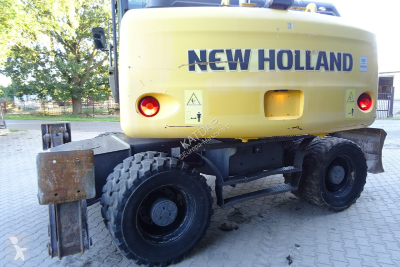 Lopatový nakládač New Holland WE150B Pro