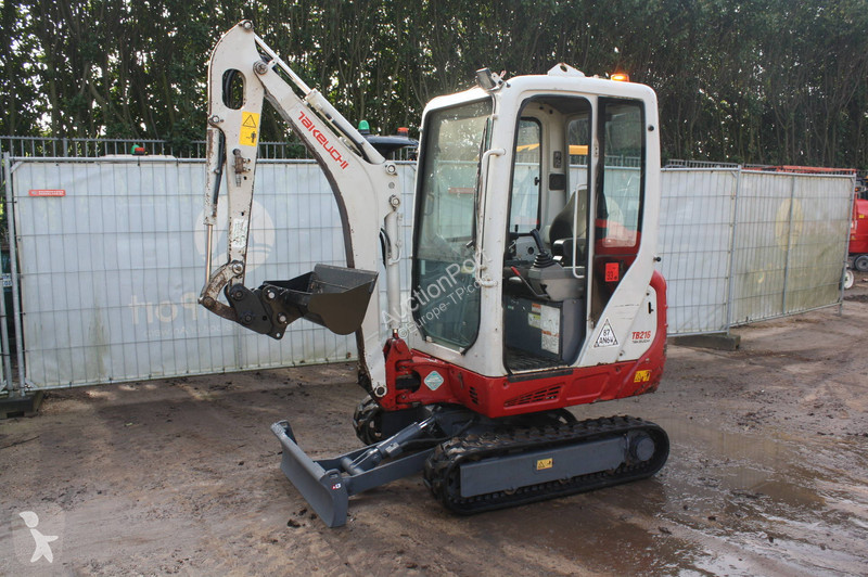 Rýpadlo Takeuchi TB216