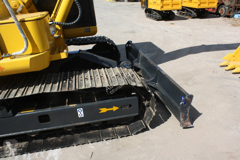 جرافة Komatsu PC70-8