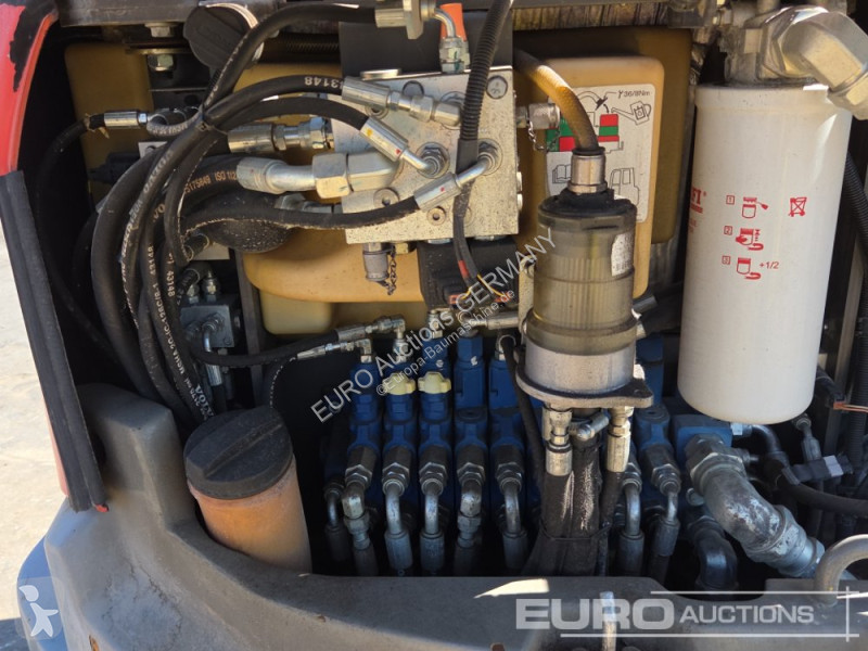 جرافة Volvo ECR50D