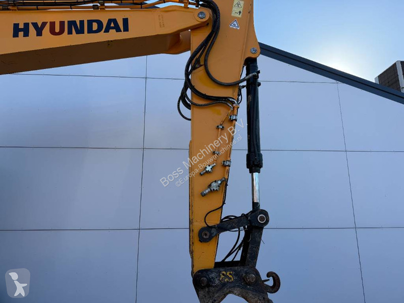 جرافة Hyundai - 360° Camera / Automatic Greasing