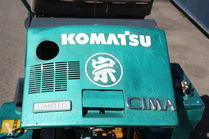 جرافة Komatsu