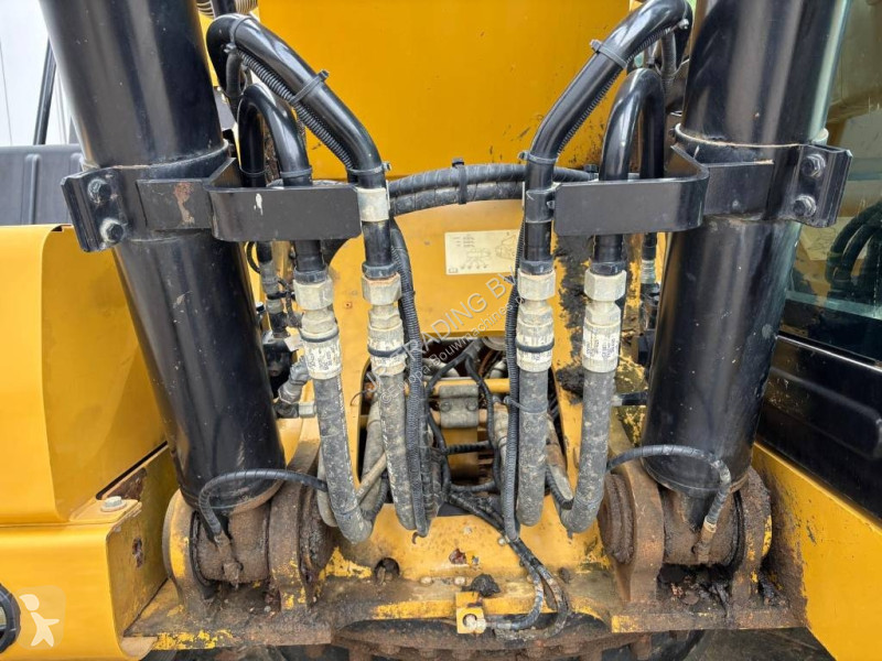 Escavatore Caterpillar 320