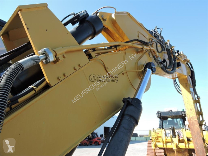 جرافة Caterpillar L