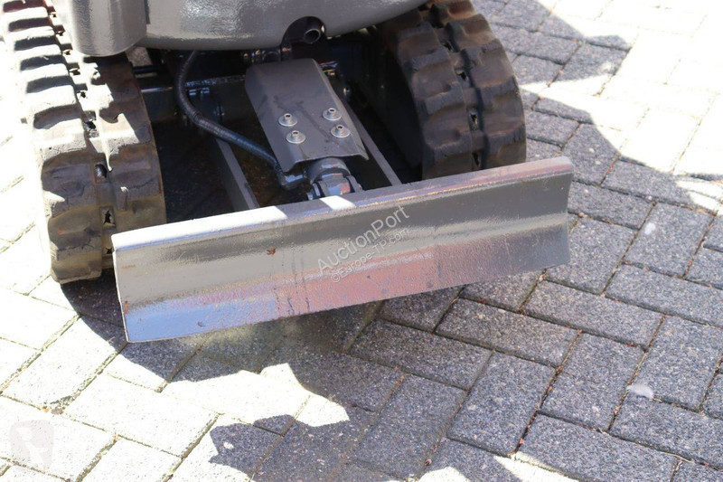 جرافة Yanmar SV08-1A(S)