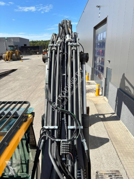 Pelle Volvo 250 ENL (Two buckets)