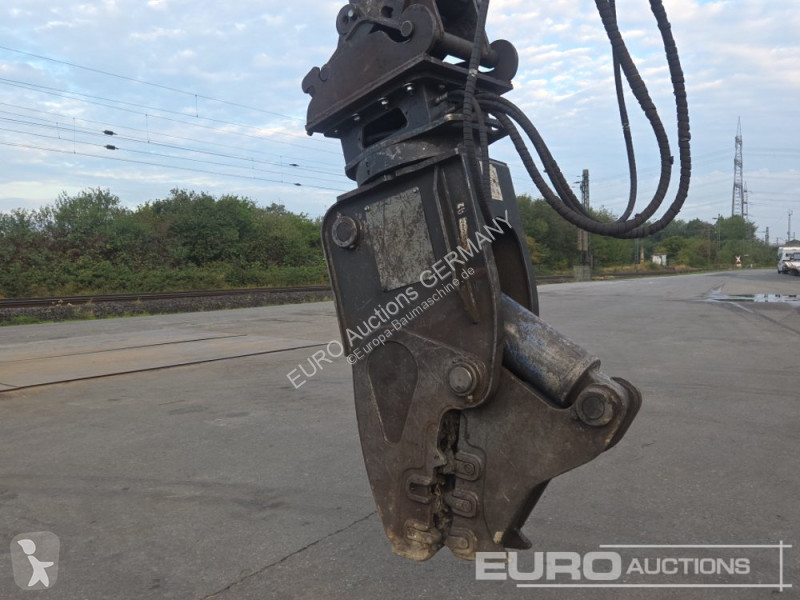 Екскаватор Volvo