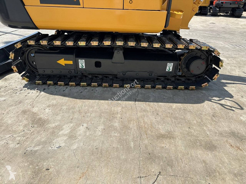 Екскаватор Komatsu 7