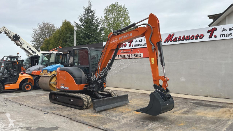 Екскаватор Hitachi ZX65USB-5 CLR