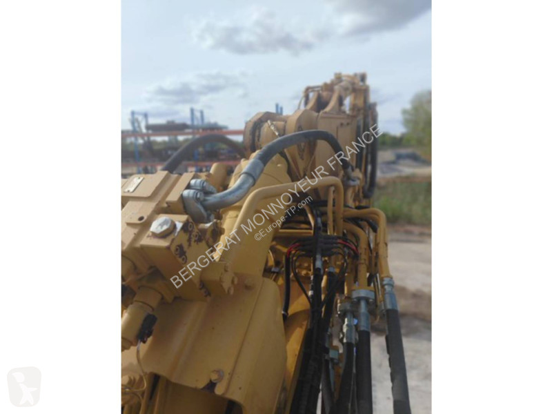 Escavadora Caterpillar 325F CR