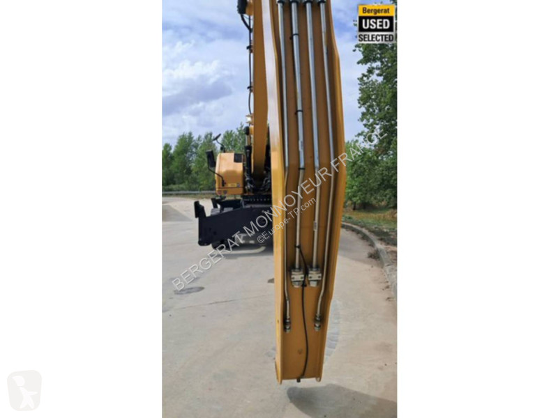 Escavadora Caterpillar MH3024