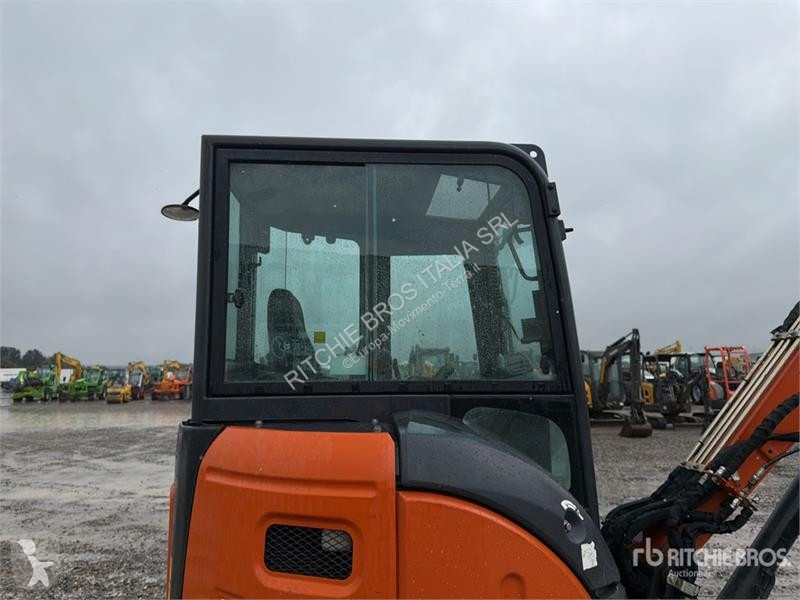 Escavadora Hitachi ZX33U-6 Mini Excavator