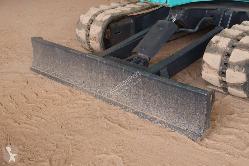 جرافة Kobelco 8