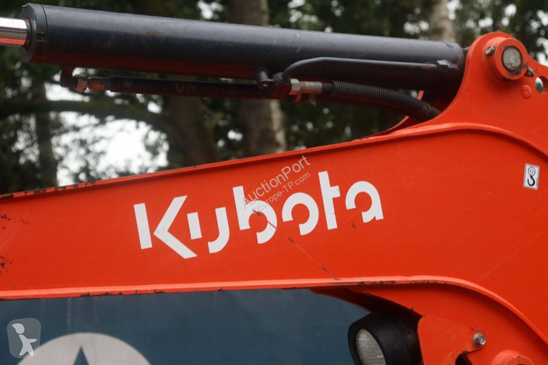 Excavadora Kubota KX030-4