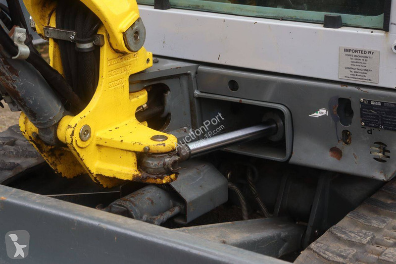جرافة Neuson EZ26