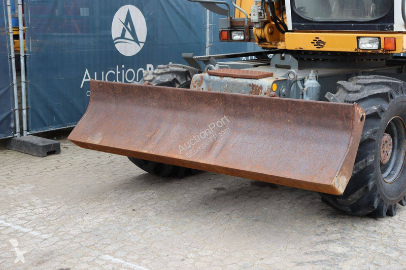 جرافة Liebherr