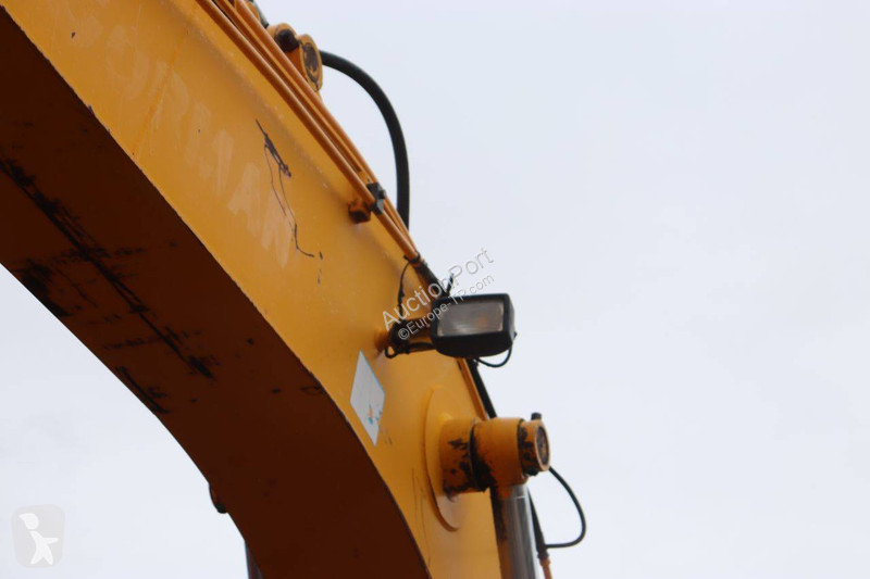 جرافة JCB