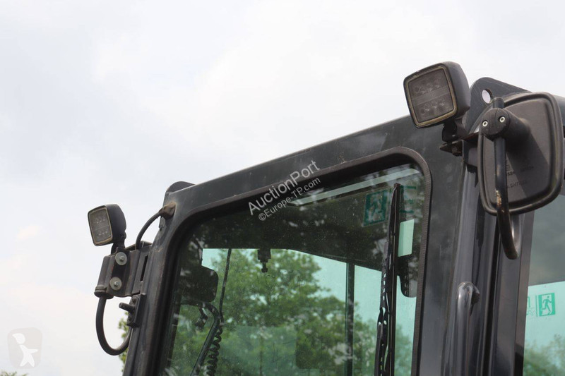 جرافة Hitachi ZX55U6