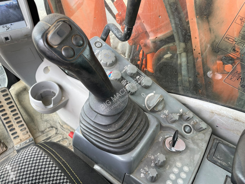 جرافة Hitachi ZX190W-6
