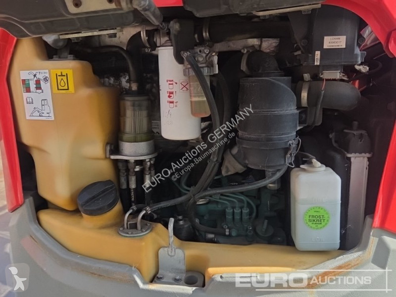 جرافة Volvo ECR25D
