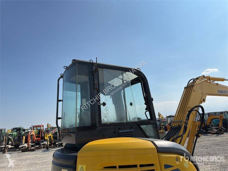جرافة Komatsu