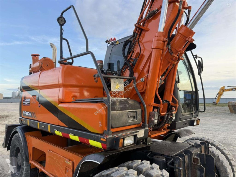 جرافة Doosan