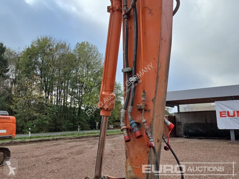 Escavadora Hitachi