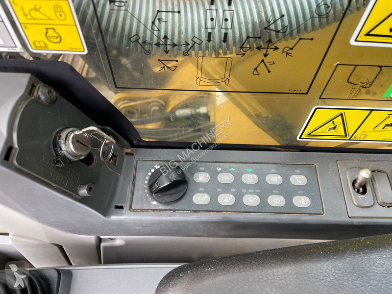 Pelle Caterpillar 320FL