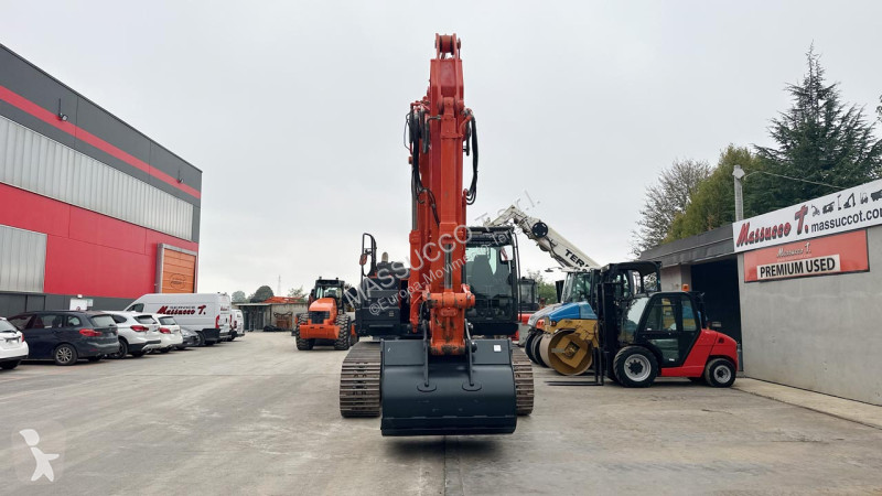 Excavadora Hitachi ZX300LCNT6