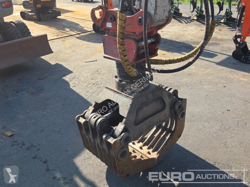 Pelle Takeuchi TB295W