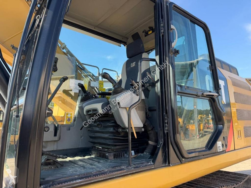Excavator Caterpillar 326 F L