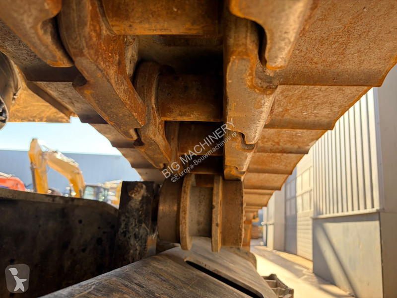 جرافة Caterpillar 07B