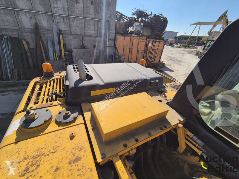 Pelle JCB
