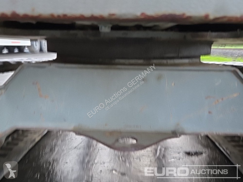Багер Volvo ECR25D