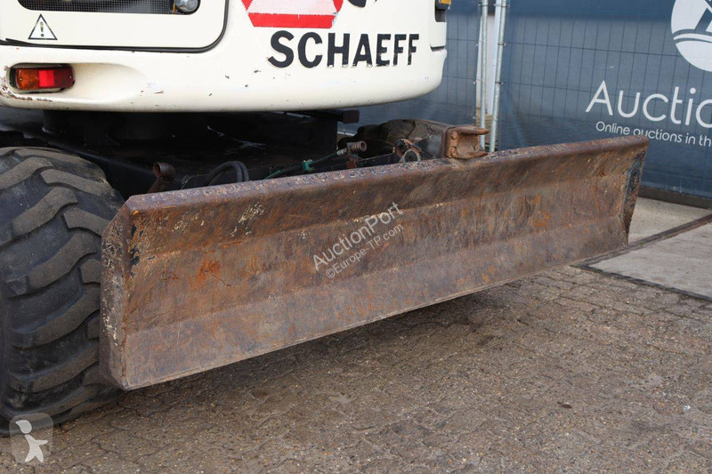 جرافة Schaeff TW85